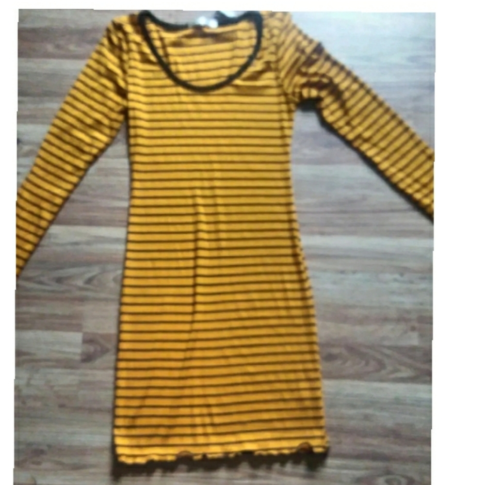 NWT Jrs Medium Heart Hips Dress